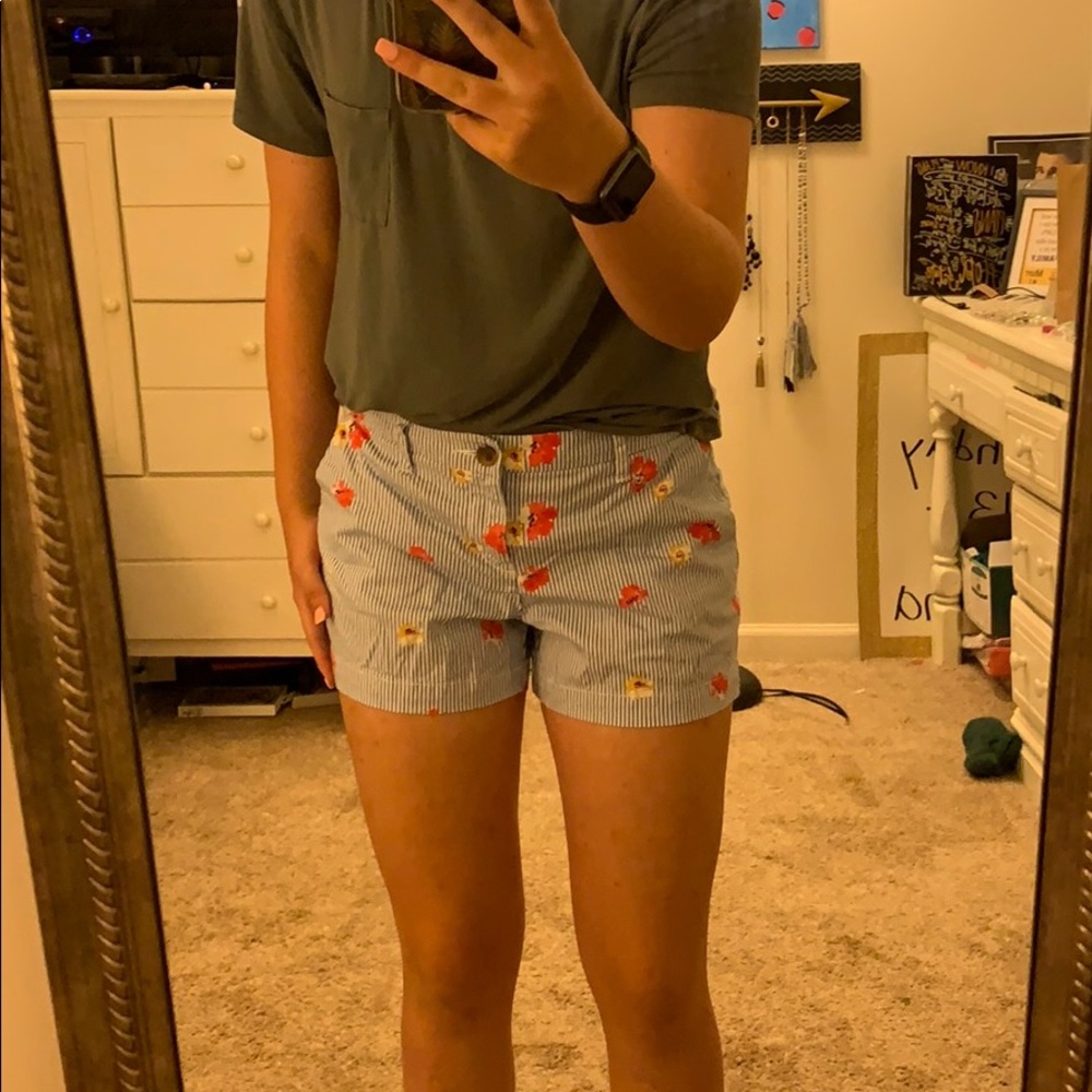 Old Navy size 4 floral shorts